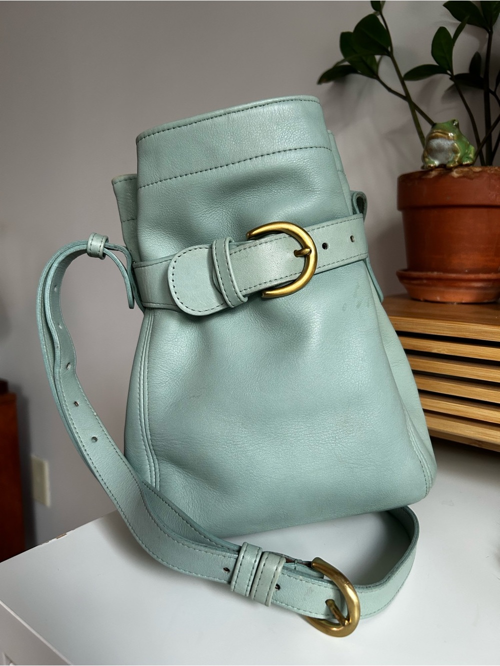 Vintage Coach Aqua Leather Bucket Pouch Crossbody with Gold Buckles Purse #4156